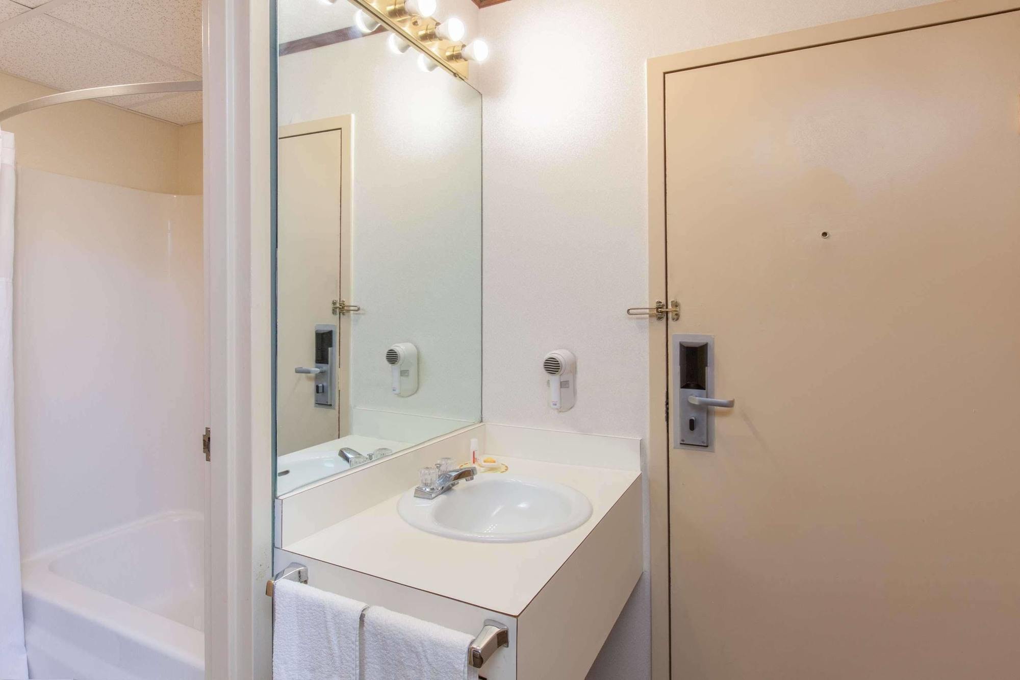 Schenectady Inn Екстер'єр фото